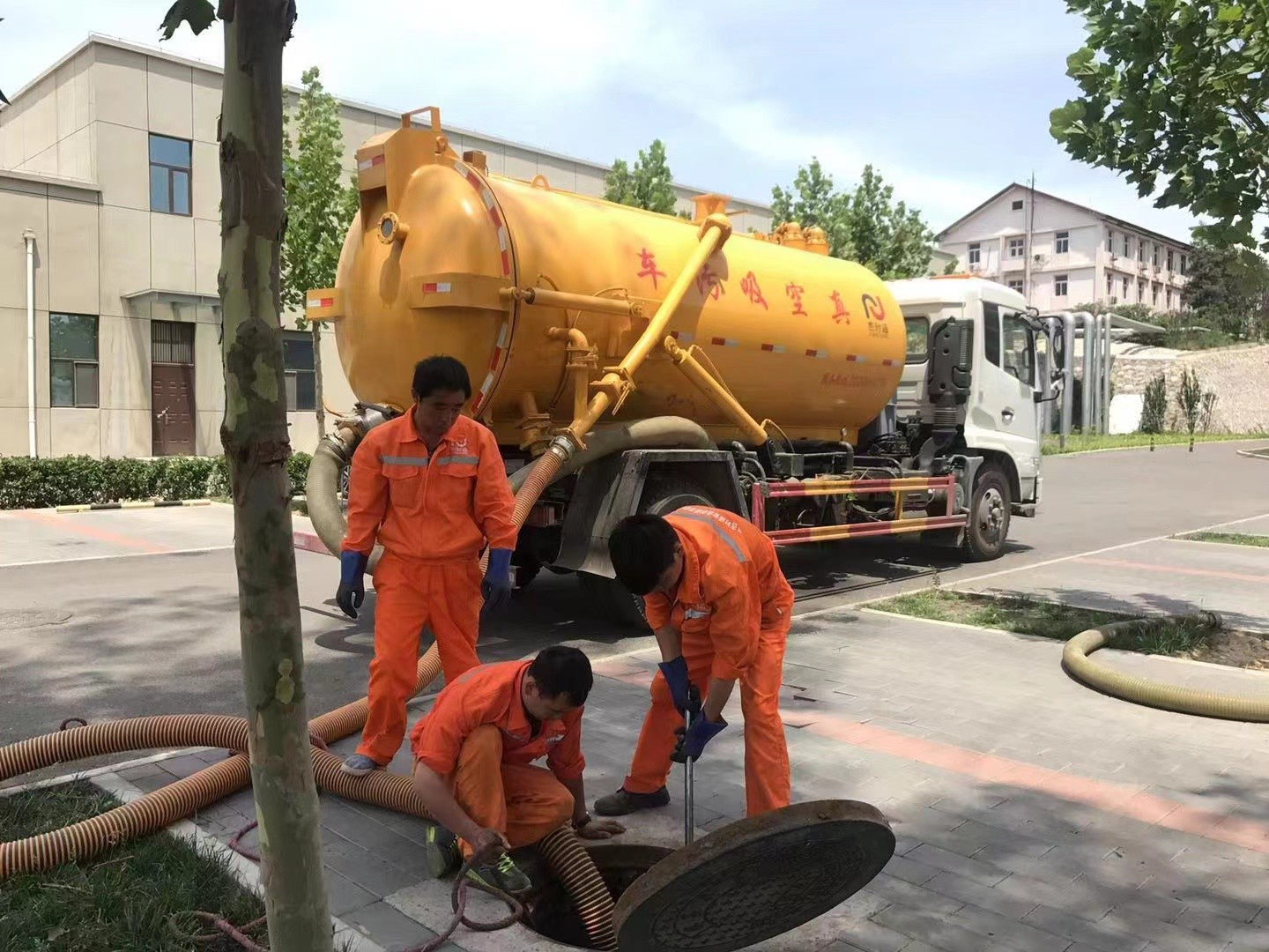 凤阳化粪池清理与5-8吨吸粪车施工效率分析